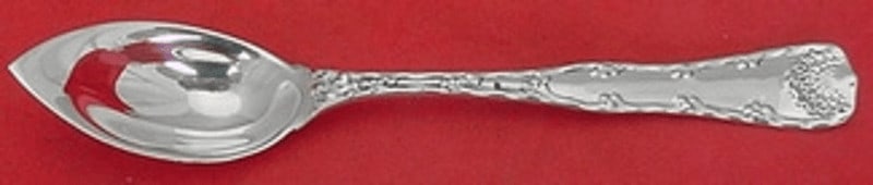 Tiffany and Co Wave Edge Sterling Silver Grapefruit Spoon 6 Inch: Tiffany and Co Wave Edge Sterling Silver Grapefruit Spoon 6 Inch This exquisite grapefruit spoon, measuring 6 inches, is part of the Wave Edge pattern by Tiffany & Co. Crafted from high-quality sterli