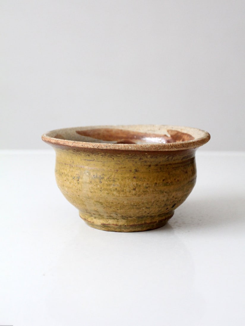 1970s Olive Glazed Studio Pottery Bowl 7 in (1 of 12)