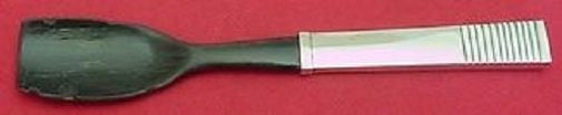 Georg Jensen Parallel Sterling Silver Caviar Server with Horn 6": Georg Jensen Parallel Sterling Silver Caviar Server with Horn 6" Introducing the exquisite Parallel Caviar Server by Georg Jensen, crafted from sterling silver with a hollow handle and horn details. T