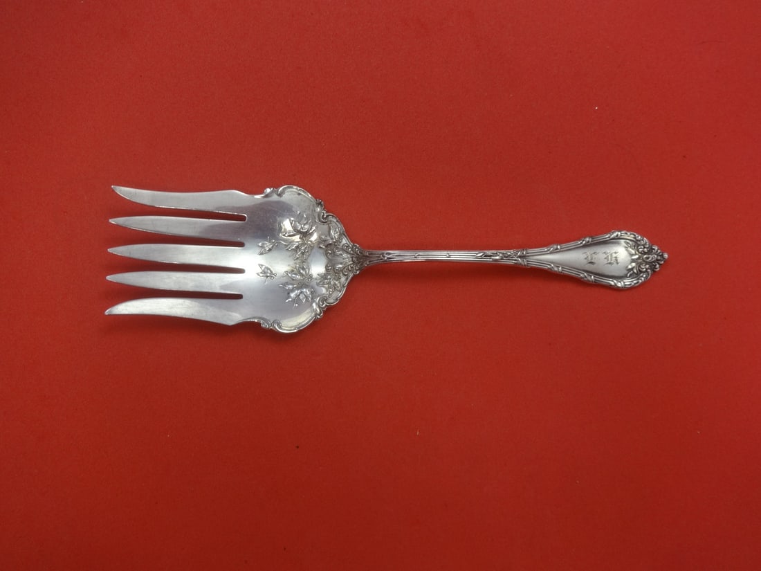 Durgin Madame Royale Sterling Silver Fish Fork 8 1/4 Monogrammed: Durgin Madame Royale Sterling Silver Fish Fork 8 1/4 Monogrammed Sterling silver fish serving fork in the Madame Royale pattern by Durgin. Made in the United States, this pre-owned serving piece measu