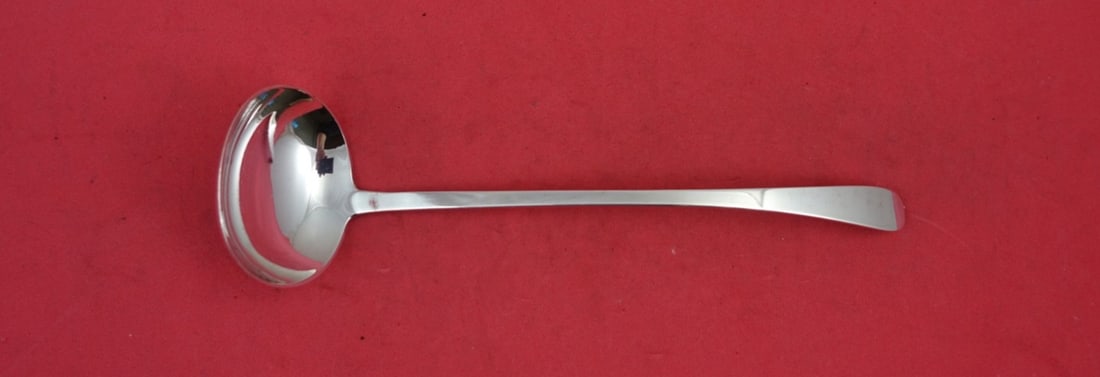 Tiffany & Co Salem Sterling Silver Sauce Ladle 6 3/4 Inch: Tiffany & Co Salem Sterling Silver Sauce Ladle 6 3/4 Inch Elevate your dining experience with this exquisite Salem sauce ladle from Tiffany & Co. Crafted from high-quality sterling silver, this ladle 