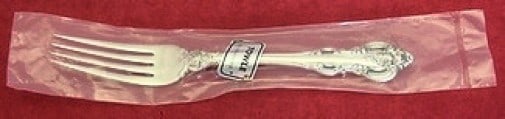 Towle El Grandee Sterling Silver Fork 7.5 inches New Flatware: Towle El Grandee Sterling Silver Fork 7.5 inches New Flatware This is a Towle Sterling Silver Regular Fork in the elegant El Grandee pattern, measuring 7 1/2 inches. Crafted from high-quality sterling