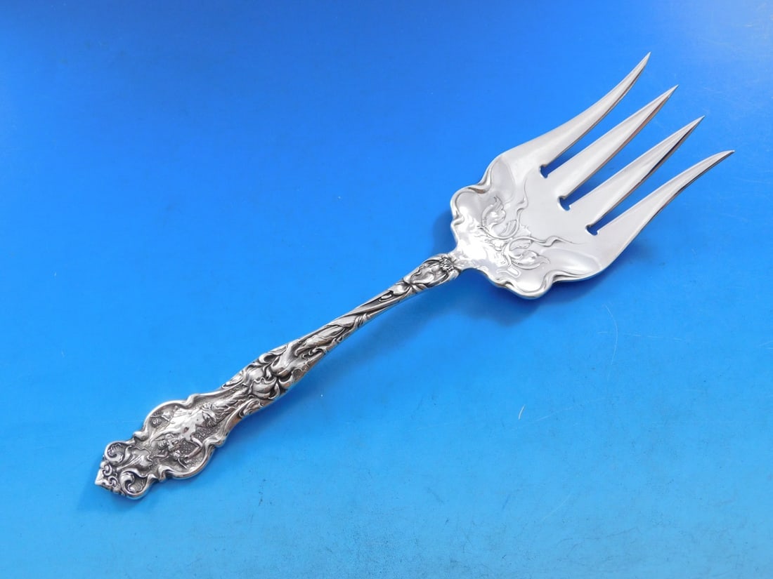 Wallace Irian Sterling Silver Salad Serving Fork 9 Inch: Wallace Irian Sterling Silver Salad Serving Fork 9 Inch Presenting the Irian Salad Serving Fork by Wallace, crafted from high-quality sterling silver. This exquisite serving fork measures 9 inches and