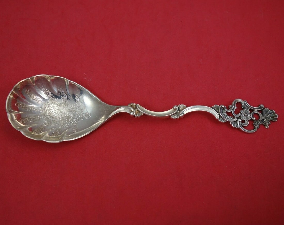 Marthinsen Number 408 Sterling Silver Berry Spoon 7 5/8 Scalloped Bowl: Marthinsen Number 408 Sterling Silver Berry Spoon 7 5/8 Scalloped Bowl Presenting a stunning berry spoon from Marthinsen, featuring the exquisite Number 408 pattern. This 7 5/8" spoon is crafted from 