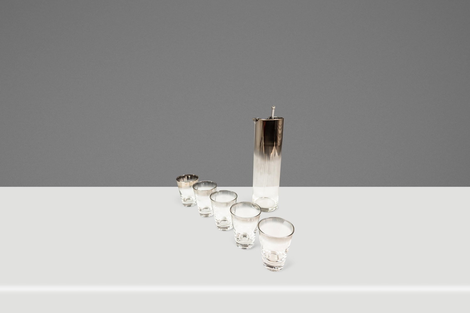Dorothy Thorpe 7 Piece Silver Fade Cocktail Set Decanter and Glasses (1 of 13)