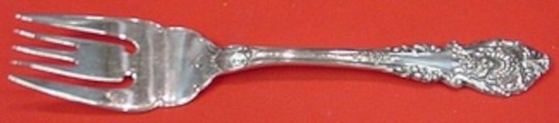 Wallace Sir Christopher Sterling Silver Serving Fork 8 in: Wallace Sir Christopher Sterling Silver Serving Fork 8 in Sterling silver cold meat fork in the Sir Christopher pattern by Wallace. It is not monogrammed and is in excellent condition. Pre-owned piece