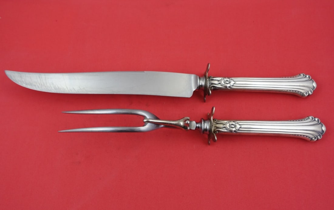 Towle Silver Plumes Sterling Silver 2-Piece Roast Carving Set: Towle Silver Plumes Sterling Silver 2-Piece Roast Carving Set Discover the exquisite Silver Plumes Roast Carving Set by Towle, a beautiful addition to your dining experience. This elegant 2-piece set 