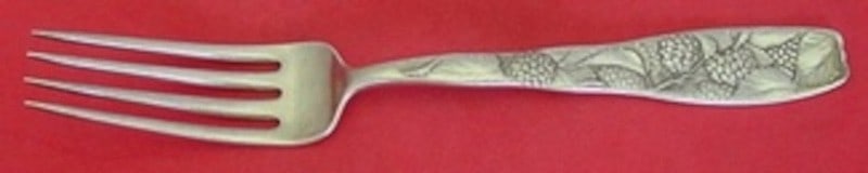 Whiting Berry Sterling Silver Dinner Fork 7 1/2 Mulberry Motif: Whiting Berry Sterling Silver Dinner Fork 7 1/2 Mulberry Motif Sterling silver dinner fork in the Berry pattern by Whiting, featuring a mulberry motif. It is not monogrammed and is in excellent pre-ow