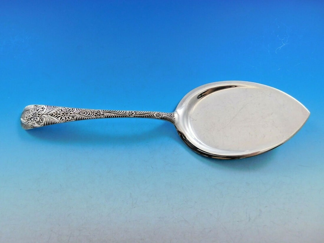 Tiffany & Co Antique Engraved Sterling Silver Pie Server 10 1/4 inches: Tiffany & Co Antique Engraved Sterling Silver Pie Server 10 1/4 inches This exquisite antique pie server, crafted by Tiffany & Co., dates back to the period of 1850-1899. Made from high-quality sterli