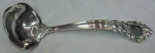 Gorham Royal Oak Sterling Silver Gravy Ladle 7 Inch Monogrammed: Gorham Royal Oak Sterling Silver Gravy Ladle 7 Inch Monogrammed This exquisite gravy ladle is part of the Royal Oak pattern by Gorham, crafted from high-quality sterling silver. Measuring 7 inches, th