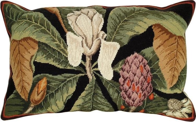 Chic 18th-Century Inspired Throw Pillow Beige Floral Design: Chic 18th-Century Inspired Throw Pillow Beige Floral Design Elevate your home decor with this Ehret-Inspired Throw Pillow, crafted in a charming 18th-century vintage style. This pillow features a beau