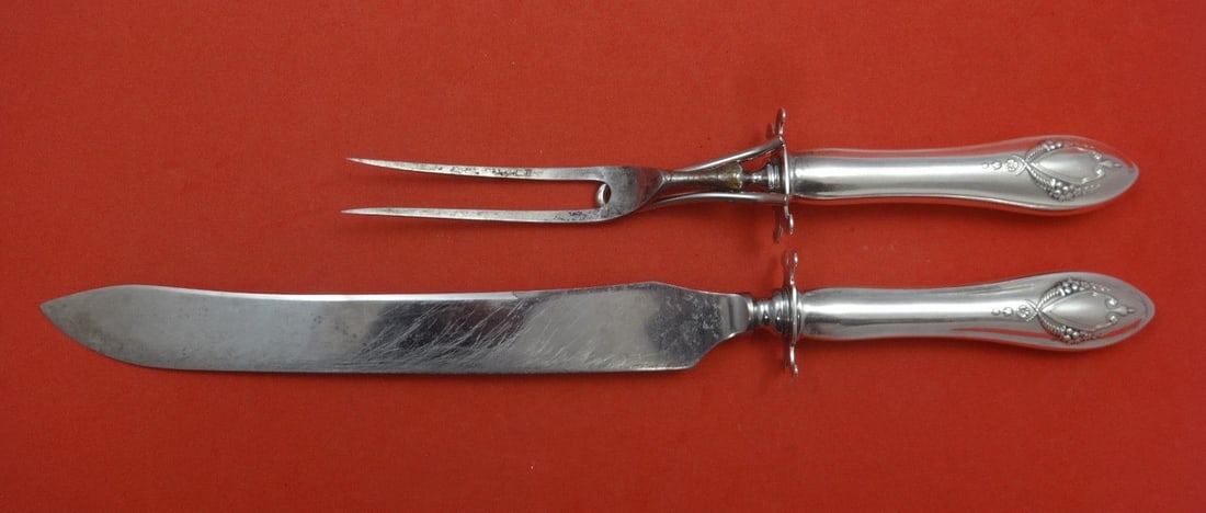 Lunt Sterling Silver Mount Vernon Carving Set 2pc 14in Knife 10.75in Fork: Lunt Sterling Silver Mount Vernon Carving Set 2pc 14in Knife 10.75in Fork This exquisite Mount Vernon Roast Carving Set by Lunt combines functionality and elegance, making it an ideal addition to your