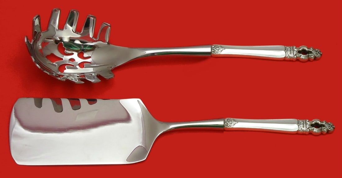 2pc Gorham Sovereign Hispana Sterling Pasta and Lasagna Server Set: 2pc Gorham Sovereign Hispana Sterling Pasta and Lasagna Server Set A two-piece Italian pasta serving set by Gorham from the Sovereign Hispana line. The set features sterling silver custom-made hollow 