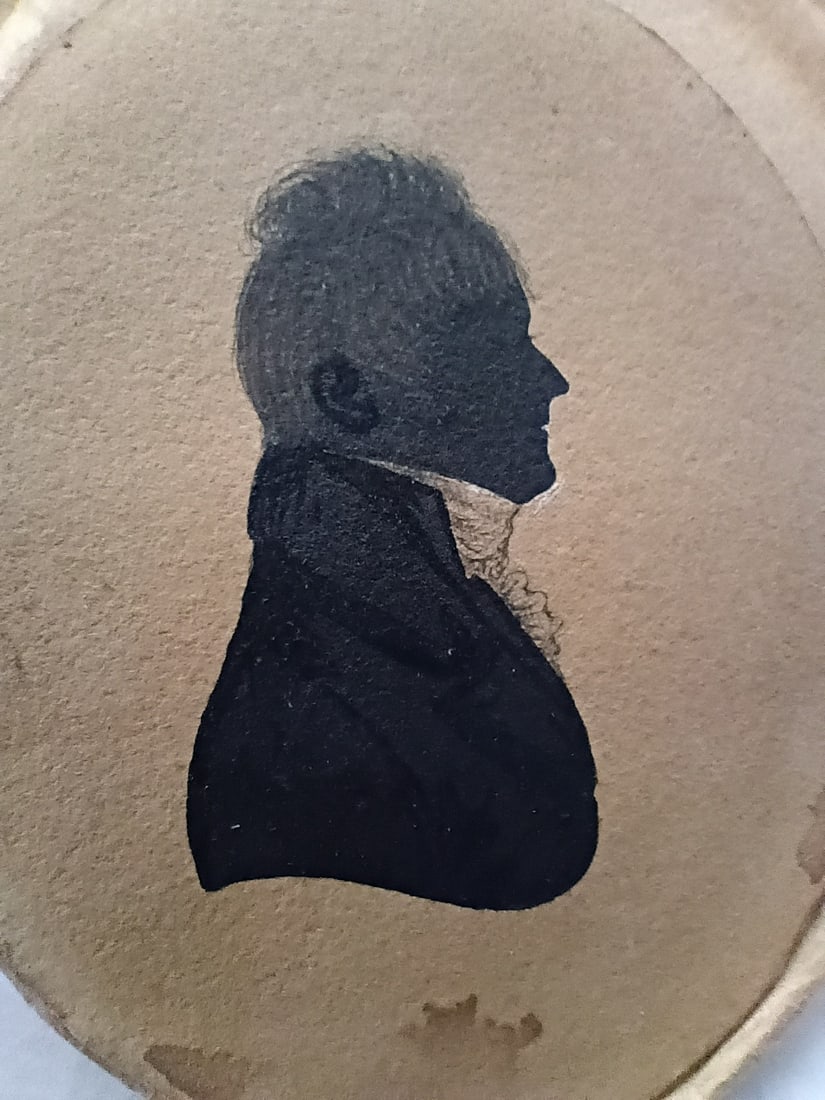 Circa 1810 Georgian silhouette portrait by William Hamlet: Circa 1810 Georgian silhouette portrait by William Hamlet Original Georgian silhouette miniature portrait painting by William Hamlet, dating to circa 1810. This hand-painted watercolor portrait depict