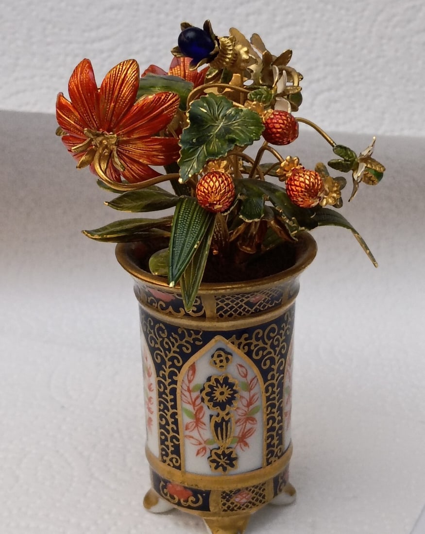 Jane Hutcheson Imari Floral Enamel Sculpture Mini Vase 4.75" (1 of 10)