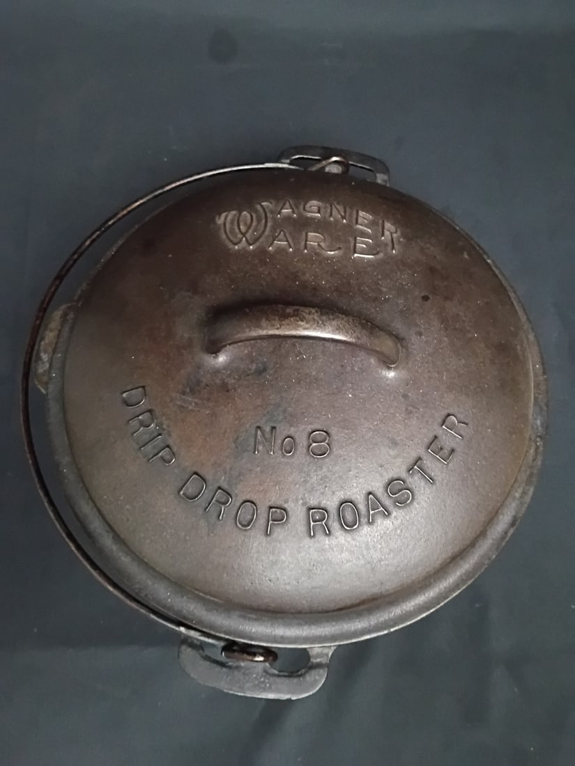 Antique Wagner Ware No 8 Cast Iron Drip Drop Roaster with Trivet Lid (1 of 6)