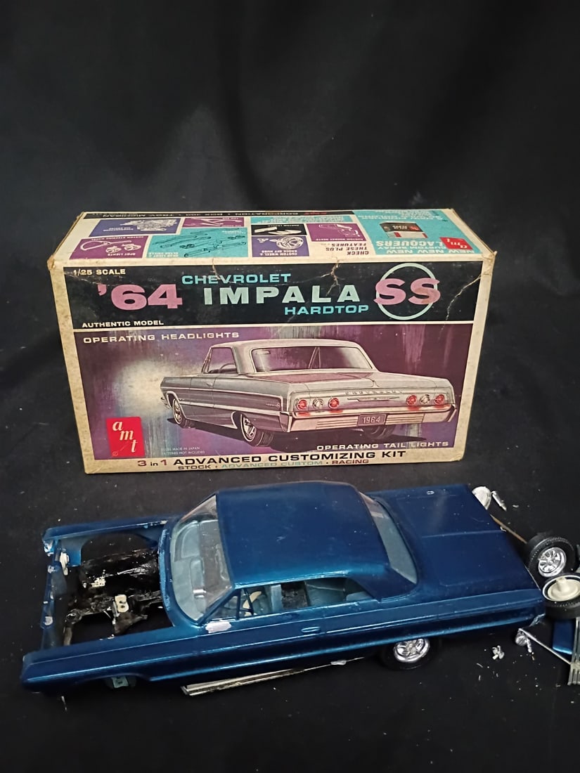 AMT 1964 Impala SS Hardtop 3 in 1 Customizing Kit Model: AMT 1964 Impala SS Hardtop 3 in 1 Customizing Kit Model Vintage AMT 1964 Chevy Impala SS hardtop model kit in a 3-in-1 customizing format. This pre-owned kit is being sold as-is, with the car in piece