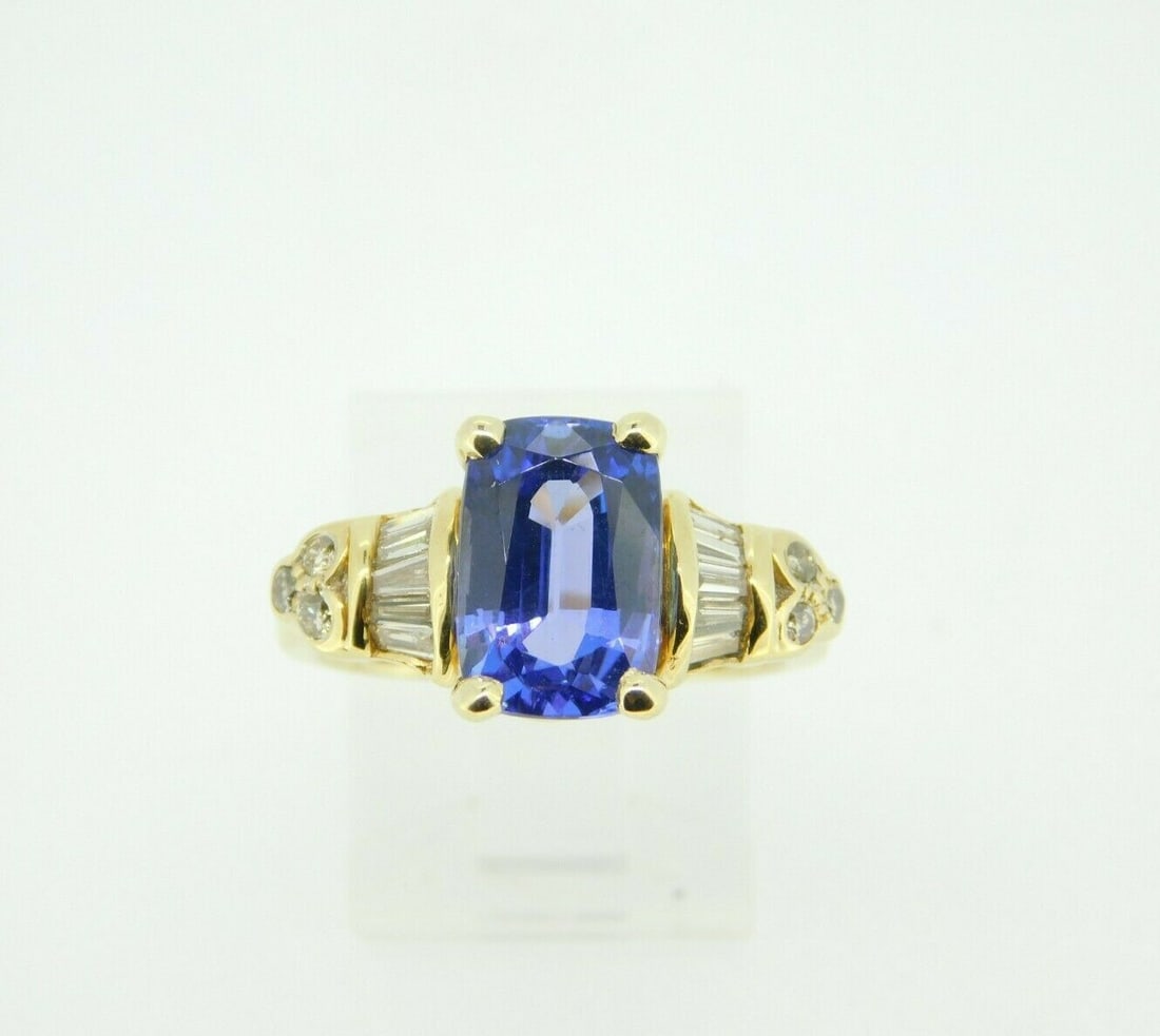 Stunning 18k Yellow Gold 2.59ct Tanzanite and Diamond Ring (1 of 8)