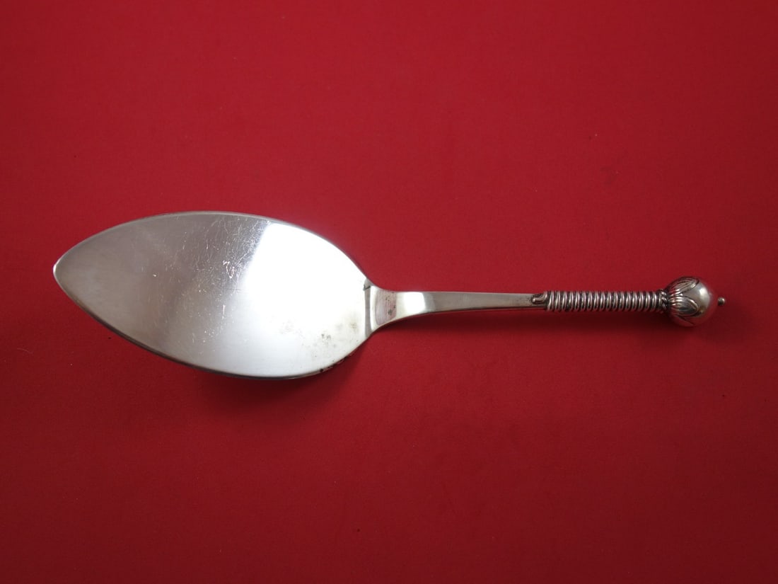 G. Gleerup Sterling Silver Pie Server 8 3/8 Inch: G. Gleerup Sterling Silver Pie Server 8 3/8 Inch This exquisite pie server from G. Gleerup is crafted entirely from sterling silver, showcasing a sleek design perfect for serving your favorite dessert