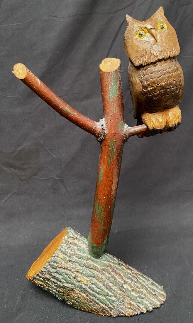 American Folk Art Hand Carved Wood Owl Signed AR 13.5 in: American Folk Art Hand Carved Wood Owl Signed AR 13.5 in Vintage hand-carved folk art owl sculpture in wood, depicting an owl perched in a tree. This original handmade piece is marked "AR" on the tree