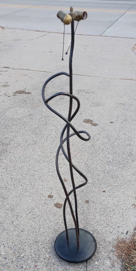 1992 Sculptural Copper and Wood Floor Lamp 52 in Organic Spiral: 1992 Sculptural Copper and Wood Floor Lamp 52 in Organic Spiral Vintage sculptural floor lamp with an organic, free-form spiral design. This original artist-made piece from 1992 features a biomorphic 