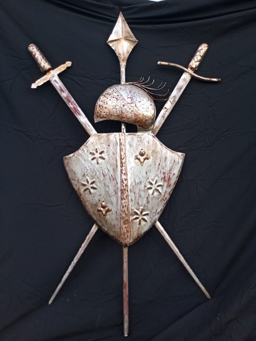 Italian Renaissance Style Armorial Shield Tole Wall Sculpture 44" Silver Gilt (1 of 13)