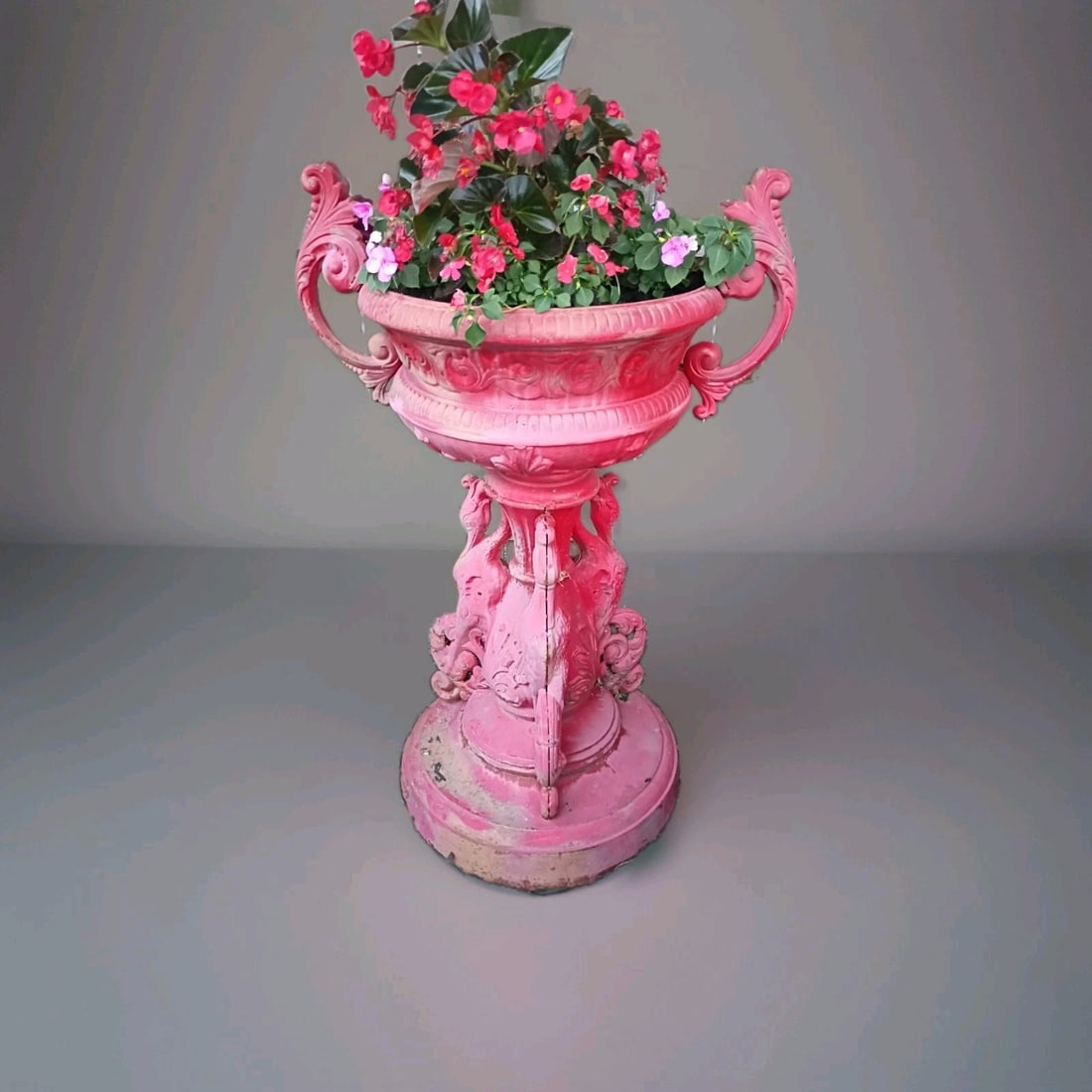 Antique Cast Iron Figural Garden Urn by C.E. Walbridge Co NY 42.5" (1 of 14)
