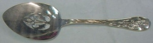 Lunt Quintessence Sterling Silver 9.5" Pierced Pie Server: Lunt Quintessence Sterling Silver 9.5" Pierced Pie Server This exquisite pie server is part of the Quintessence pattern by Lunt, crafted from high-quality sterling silver. The flat handle offers a com