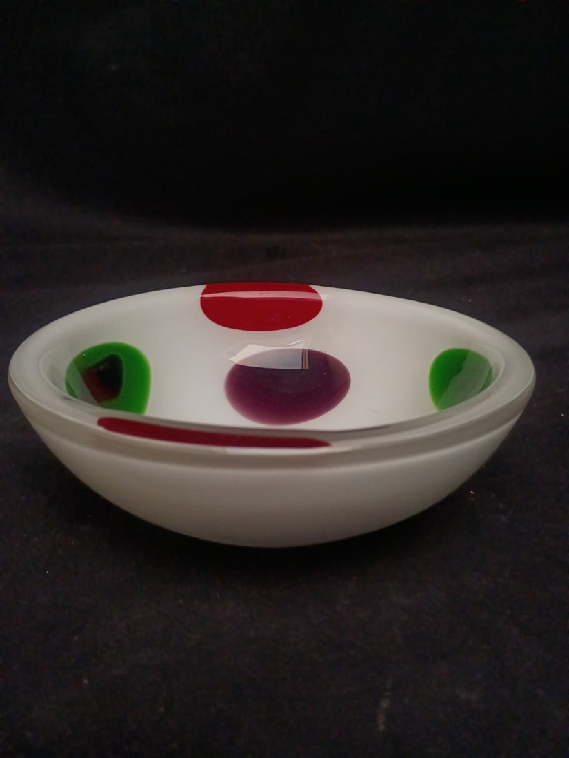 Italian Murano art glass bowl colorful dots 6.5 in: Italian Murano art glass bowl colorful dots 6.5 in Vintage mid-century modern Murano art glass bowl with a round form and colorful dot decoration. This hand-blown Italian glass piece is described as p