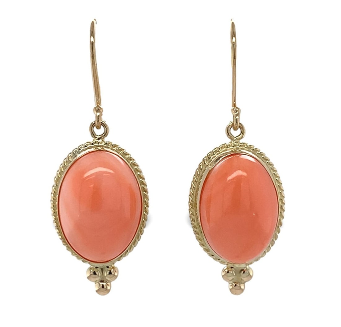 14k Yellow Gold Dangle Coral Drop Earrings 11.26ct Authentic: 14k Yellow Gold Dangle Coral Drop Earrings 11.26ct Authentic Enhance your elegance with these stunning 14k Yellow Gold Natural Coral Drop Earrings. Featuring a beautiful peach-colored coral cabochon, 