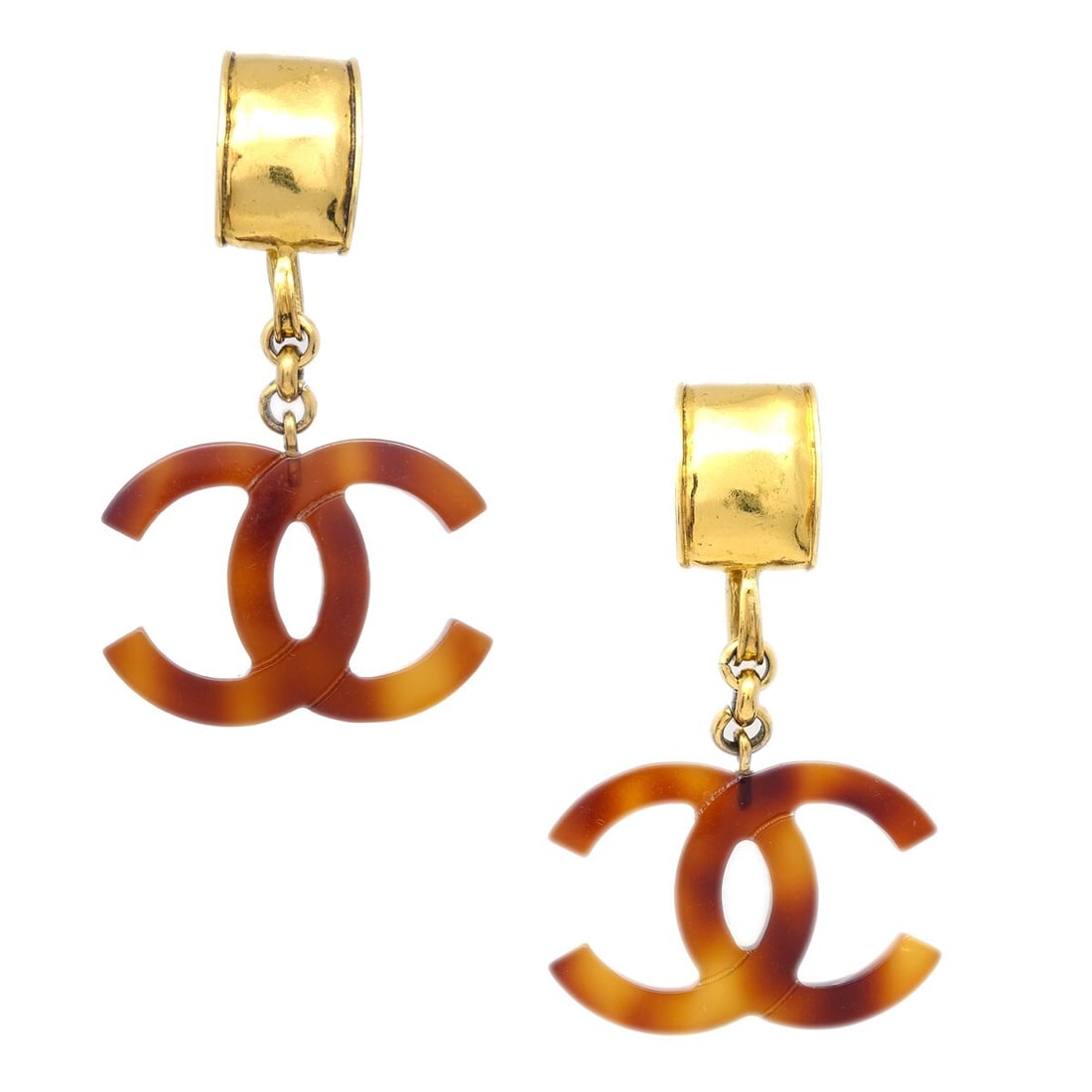 CHANEL 94P CC Clip On Dangle Earrings Gold Brown: CHANEL 94P CC Clip On Dangle Earrings Gold Brown Chanel CC dangle clip-on earrings in gold-plated metal with brown acrylic accents. Marked 94P and made in France, this pair features a long drop silhou