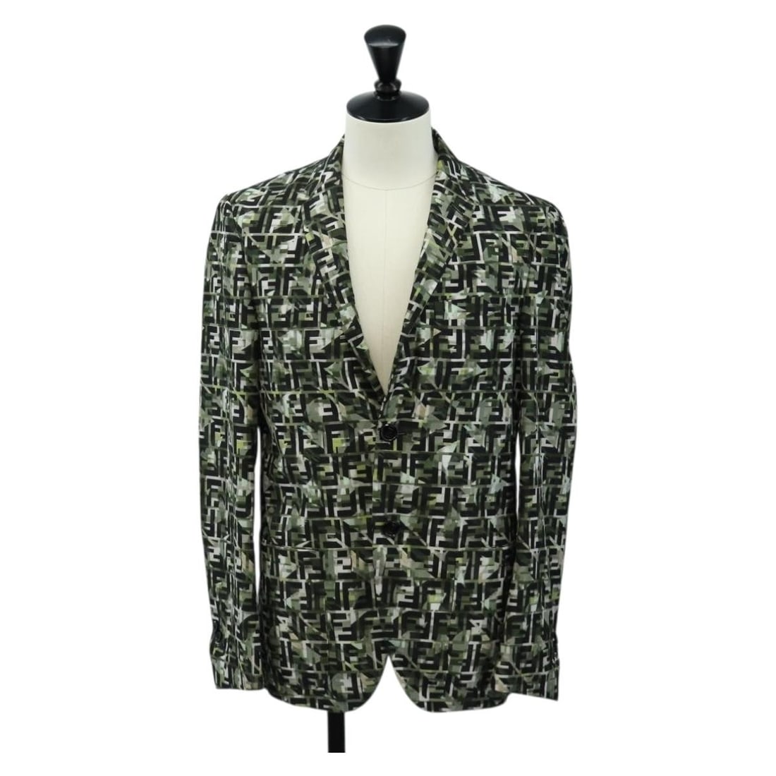Fendi Zucca Canvas Polyester Jacket Women Size 44 Green Black: Fendi Zucca Canvas Polyester Jacket Women Size 44 Green Black Tailored women's jacket in green and black Zucca canvas and polyester. Made in Italy, this piece features a structured tailored silhouette