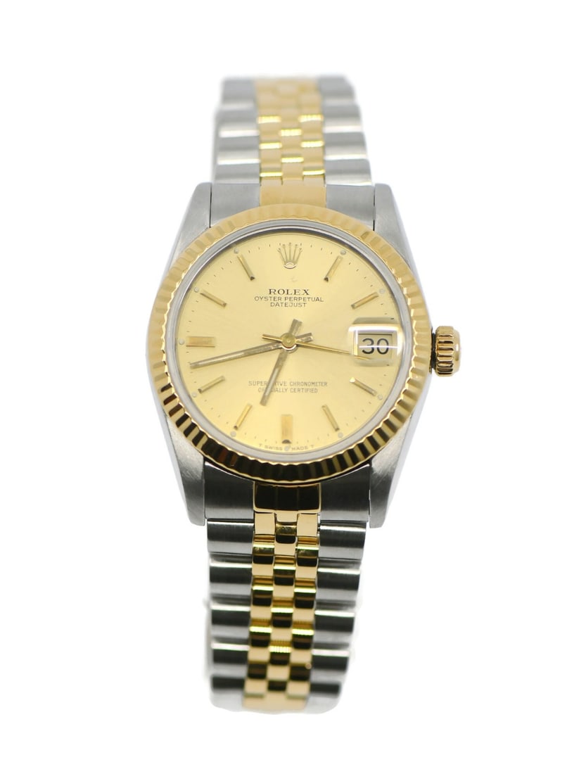 Rolex Datejust Ref 68273 31mm automatic wristwatch box papers: Rolex Datejust Ref 68273 31mm automatic wristwatch box papers This Rolex Datejust wristwatch features an automatic mechanical movement and an analog display. It is a women's model with a champagne dia
