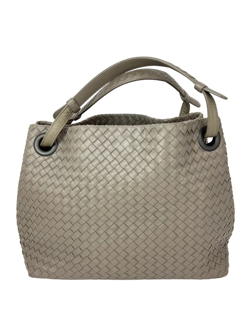 Bottega Veneta Garda medium beige intrecciato leather tote: Bottega Veneta Garda medium beige intrecciato leather tote Pre-owned Bottega Veneta Garda medium tote handbag in beige Intrecciato nappa leather. This rectangular open-top bag features beige leather h