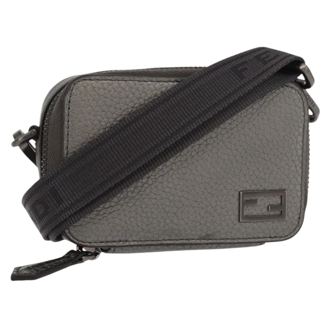 FENDI Leather Shoulder Bag in Silver with Dust Bag Box: FENDI Leather Shoulder Bag in Silver with Dust Bag Box Silver Fendi shoulder bag crafted in leather. It comes with a dust bag and item box. The bag shows reasonable wear and tear, with slight rubbing 
