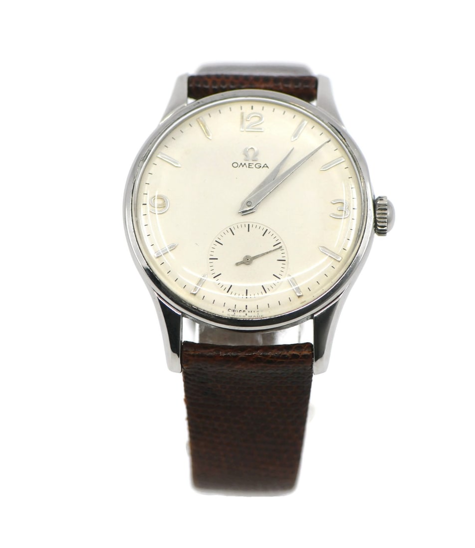 Omega Manual Wristwatch Stainless Steel Case 35mm Leather Band: Omega Manual Wristwatch Stainless Steel Case 35mm Leather Band Pre-owned Omega men's wristwatch with a manual mechanical movement and analog display. This Swiss-made watch features a stainless steel c