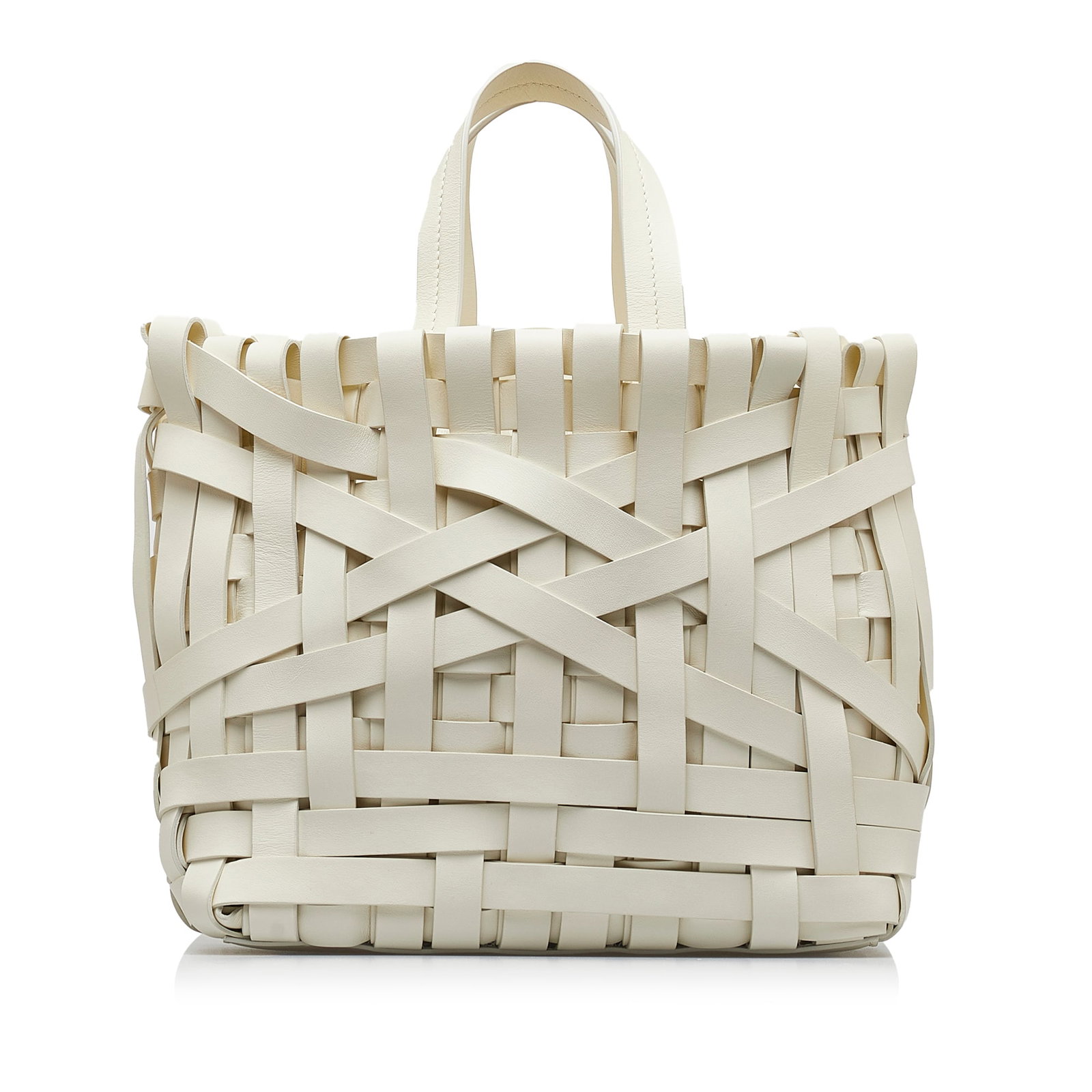 Jil Sander White Woven Leather Basket Tote Made in Italy: Jil Sander White Woven Leather Basket Tote Made in Italy This Jil Sander Woven Leather Basket Tote is an elegant accessory featuring a beautifully crafted woven leather body. The tote includes flat le