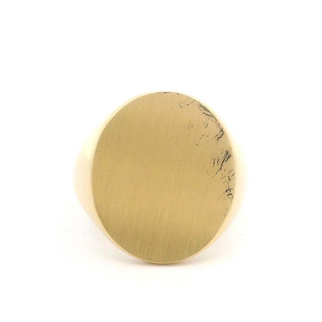 14k Yellow Gold Polished Brushed Finish Oval Signet Ring Size 10: 14k Yellow Gold Polished Brushed Finish Oval Signet Ring Size 10 This exquisite large heavy signet ring features a polished and brushed finish atop an oval design, crafted from solid 14k yellow gold. 