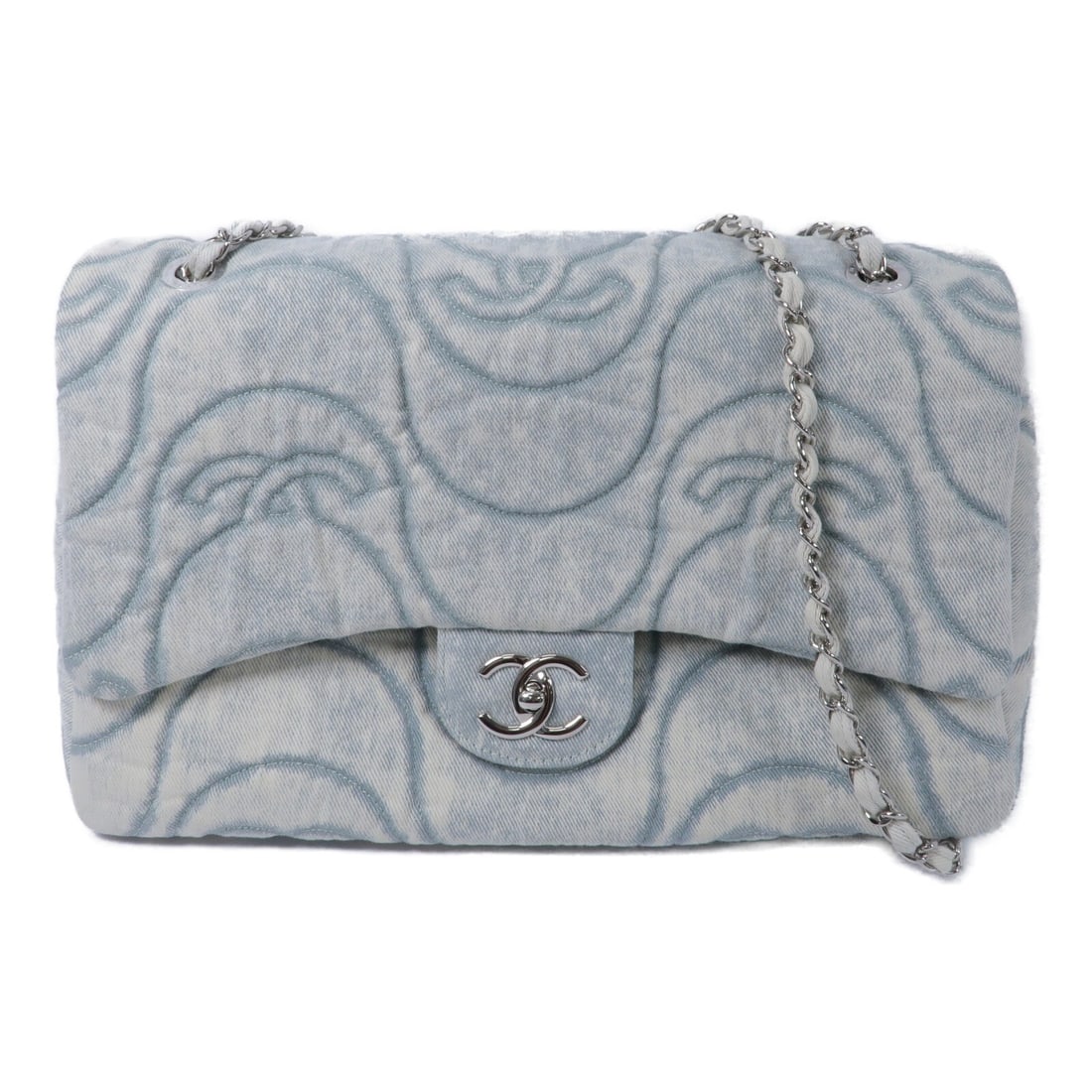 CHANEL CC Denim Chain Shoulder Bag Blue SHW: CHANEL CC Denim Chain Shoulder Bag Blue SHW CHANEL CC SHW Chain Shoulder Bag in blue denim, designed in a regular women's size with a shoulder bag style. It features a turn lock closure, one outside o