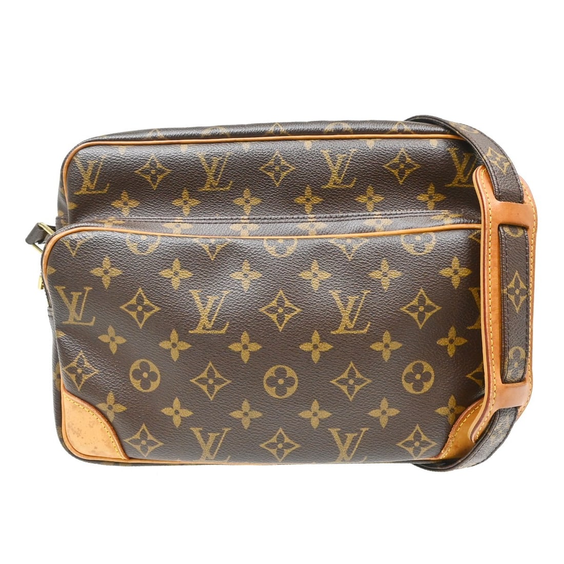 Louis Vuitton Nil Messenger Unisex Brown Canvas Bag: Louis Vuitton Nil Messenger Unisex Brown Canvas Bag Louis Vuitton Nil Messenger in monogram canvas. This unisex bag is made in France and presented in good condition with visible wear. The exterior sh