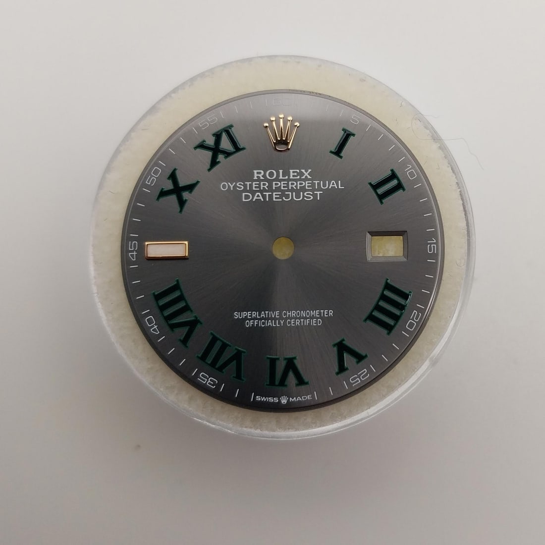 Rolex Datejust 126233 Wimbledon Grey Slate Dial Luxury Roman Numerals: Rolex Datejust 126233 Wimbledon Grey Slate Dial Luxury Roman Numerals Enhance your Rolex Datejust 126233 with this stunning Wimbledon Grey Slate Dial. This luxury dial features an elegant gray color a