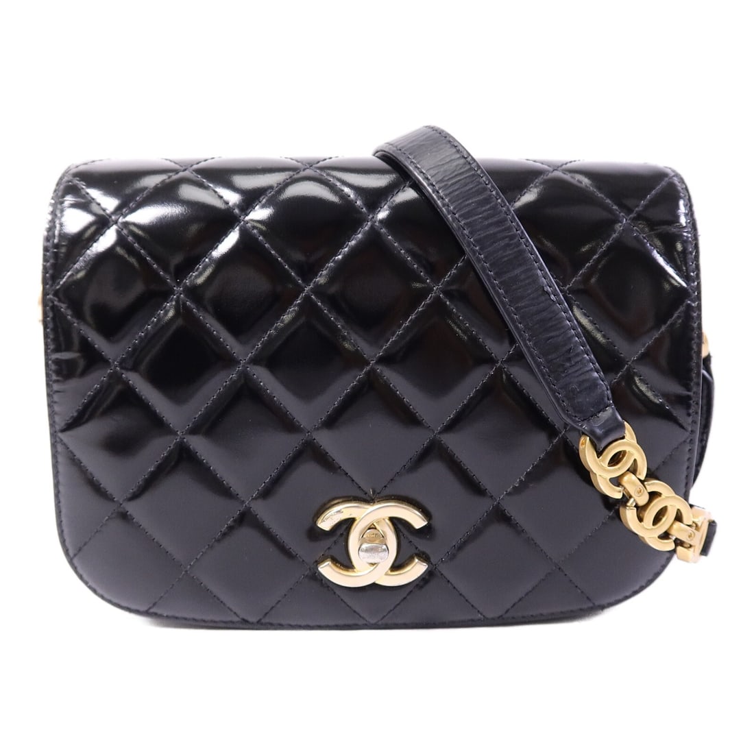 CHANEL AS3396 CC Mini Shoulder Bag Black Patent Leather Suede: CHANEL AS3396 CC Mini Shoulder Bag Black Patent Leather Suede Mini messenger shoulder bag in black patent leather and suede with a CC turn-lock closure. The interior includes open compartments and car