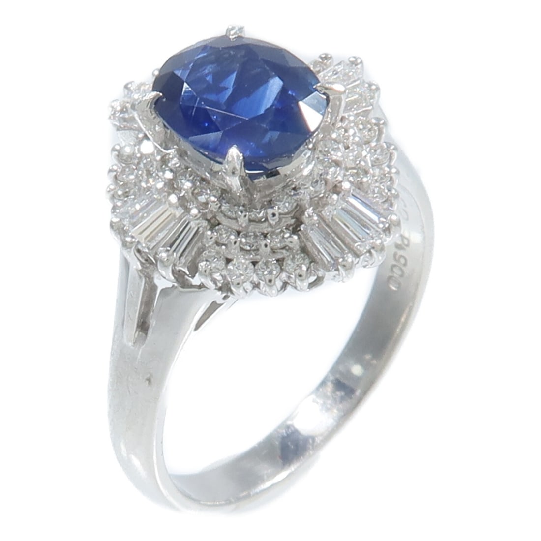 Pt900 Platinum Sapphire Diamond Ring US Size 6.75: Pt900 Platinum Sapphire Diamond Ring US Size 6.75 Women's sapphire and diamond ring crafted in Pt900 platinum. This ring features a blue sapphire accented by diamonds and is presented in very good con
