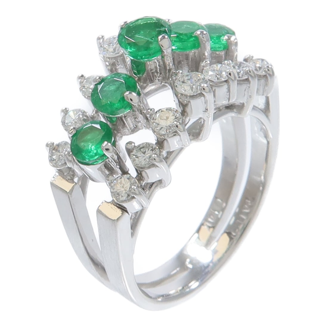 14K White Gold Emerald Ring Women's Size 4.75: 14K White Gold Emerald Ring Women's Size 4.75 Women's emerald ring crafted in 14K white gold. This ring features a green emerald design and is offered in very good condition. Accessories are not inclu