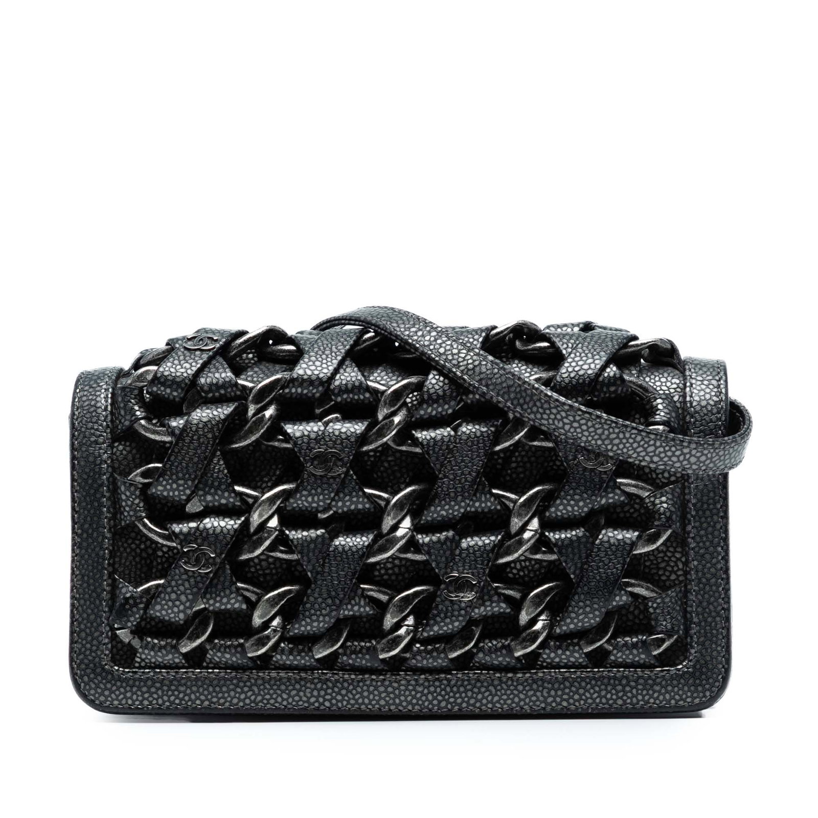Chanel CC Metallic Caviar Leather Clutch with Interlaced Chain: Chanel CC Metallic Caviar Leather Clutch with Interlaced Chain This stylish Chanel CC Metallic Caviar Interlaced Chain Clutch on Strap is a chic crossbody bag crafted from luxurious caviar leather. Th