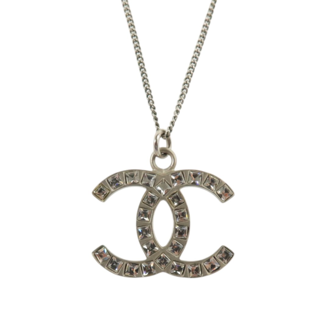 CHANEL B13S CC Silver Tone Metal Necklace: CHANEL B13S CC Silver Tone Metal Necklace CHANEL CC necklace in silver-tone metal with the B13S date code. This women's necklace features the iconic CC motif and comes without accessories. Condition i