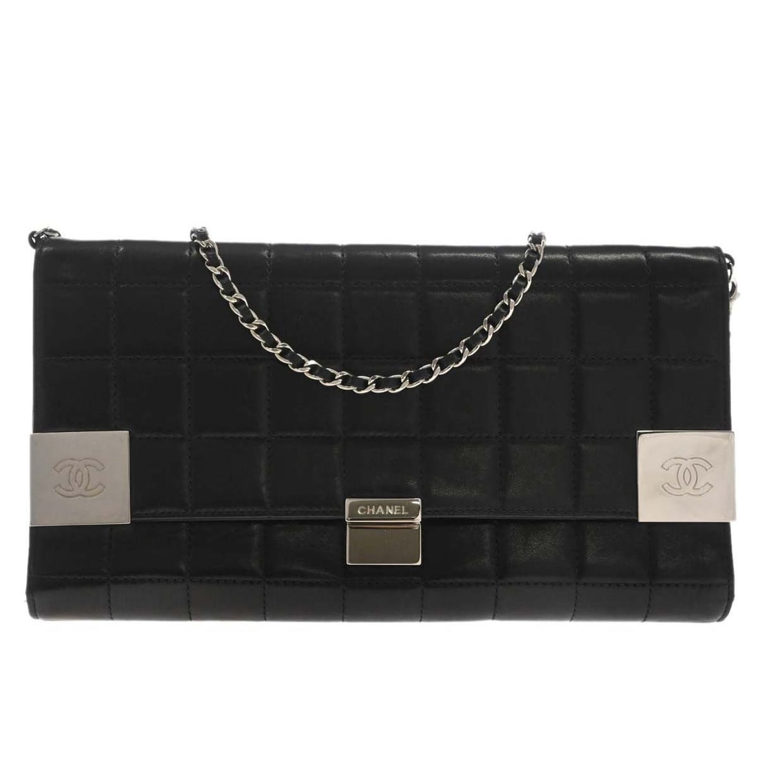 CHANEL Choco Bar lambskin shoulder bag in black: CHANEL Choco Bar lambskin shoulder bag in black Chanel Choco Bar trifold shoulder bag in black lambskin leather with a matelasse quilted design. This medium shoulder bag features a magnetic closure, s