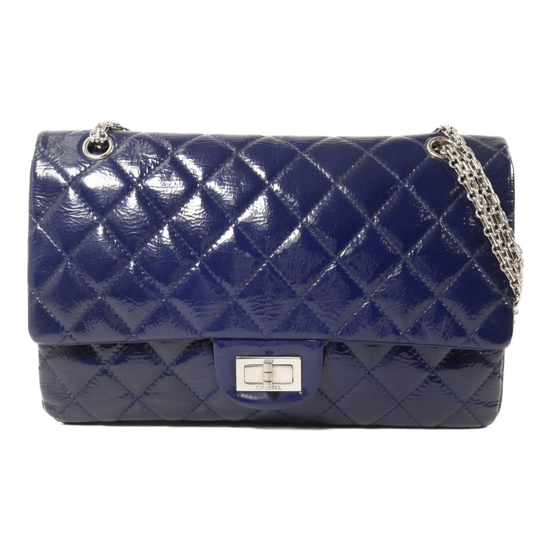 CHANEL A37587 Classic 2.55 Large Blue Patent Leather Shoulder Bag: CHANEL A37587 Classic 2.55 Large Blue Patent Leather Shoulder Bag Classic 2.55 large chain shoulder bag in blue patent leather with a turn-lock closure. This women's shoulder bag includes one exterior