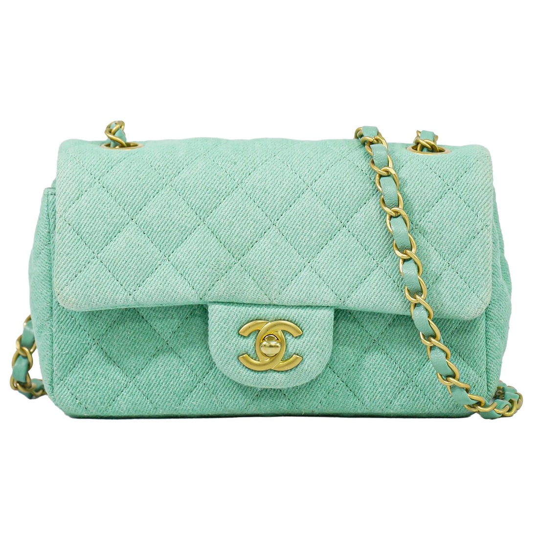 Chanel Classic Single Flap Top Handle Denim Bag Green: Chanel Classic Single Flap Top Handle Denim Bag Green Chanel Classic Single Flap Top Handle bag in green denim with a quilted design. Made in France, this piece is presented in very good condition wit