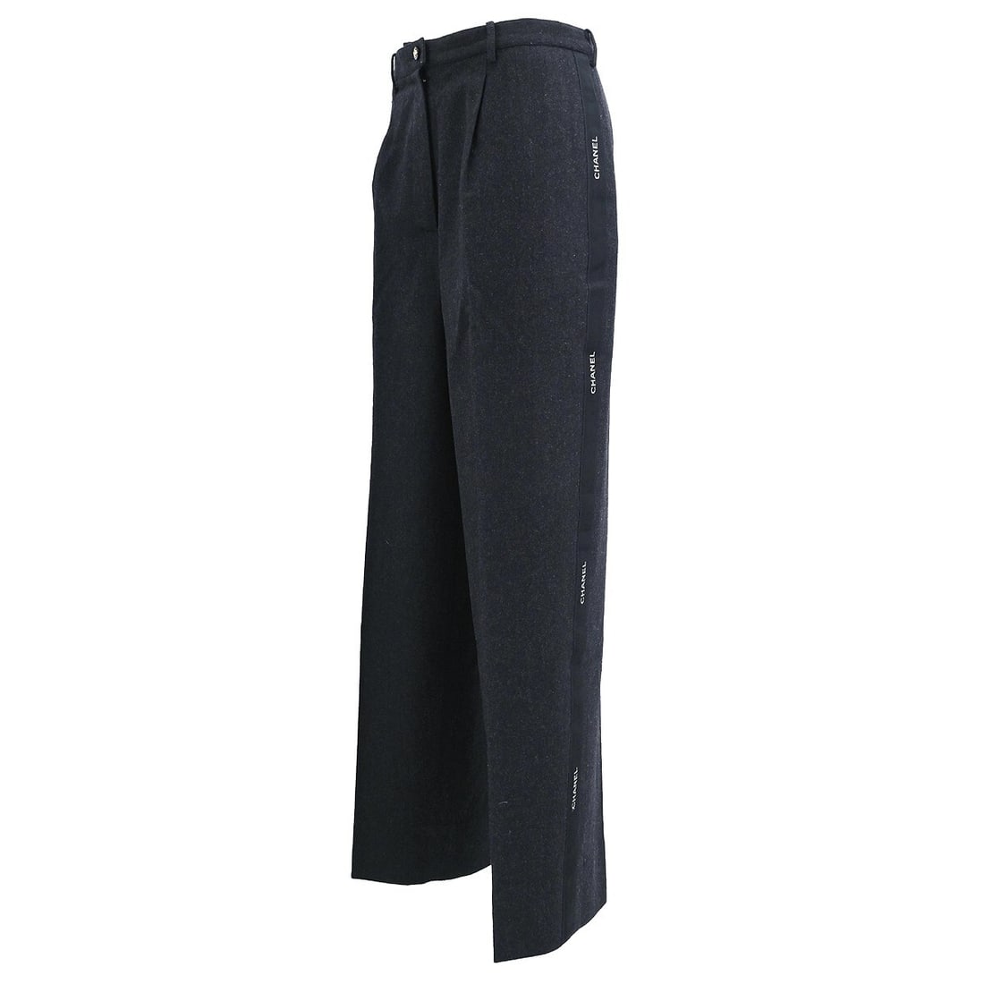 Vintage CHANEL Dark Gray Wool Ankle Pants High Rise: Vintage CHANEL Dark Gray Wool Ankle Pants High Rise Vintage Chanel women's ankle pants in dark gray wool with a high-rise fit and zip closure. The tag is missing. Condition notes mention thread frayin